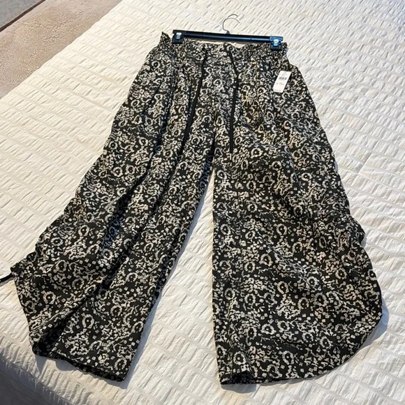 Anthro Ruched Parachute Poplin Pants - Tall - Picture 7 of 14